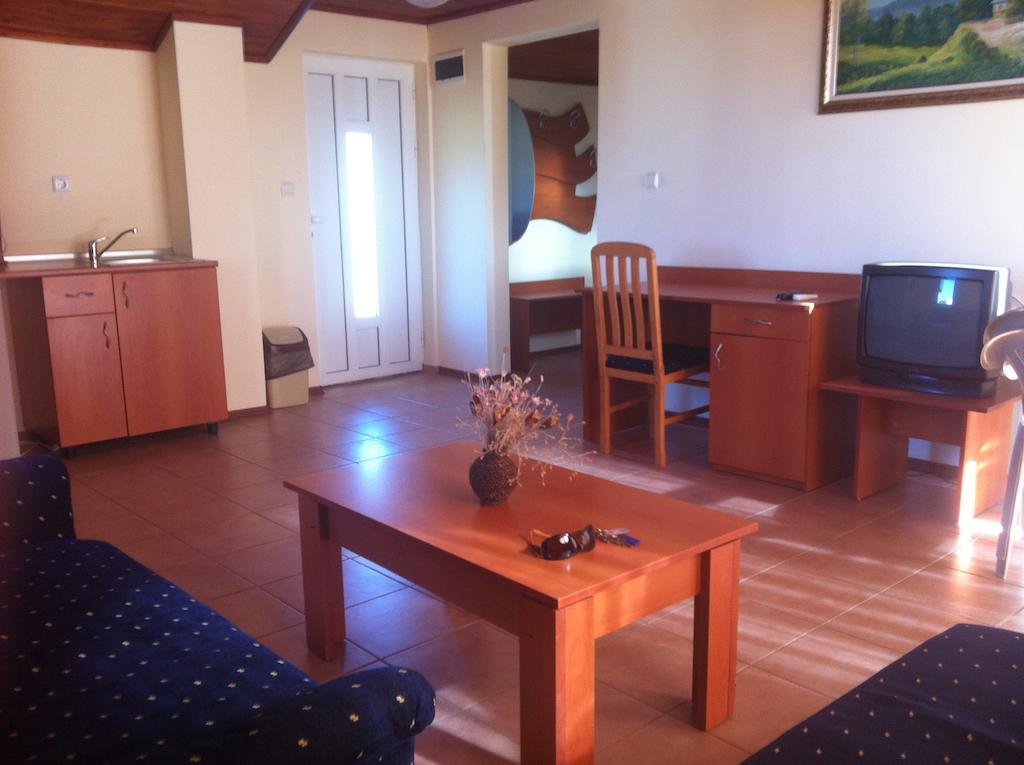 Family Hotel Privileg ساني بيتش الغرفة الصورة