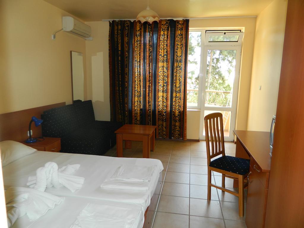 Family Hotel Privileg ساني بيتش الغرفة الصورة