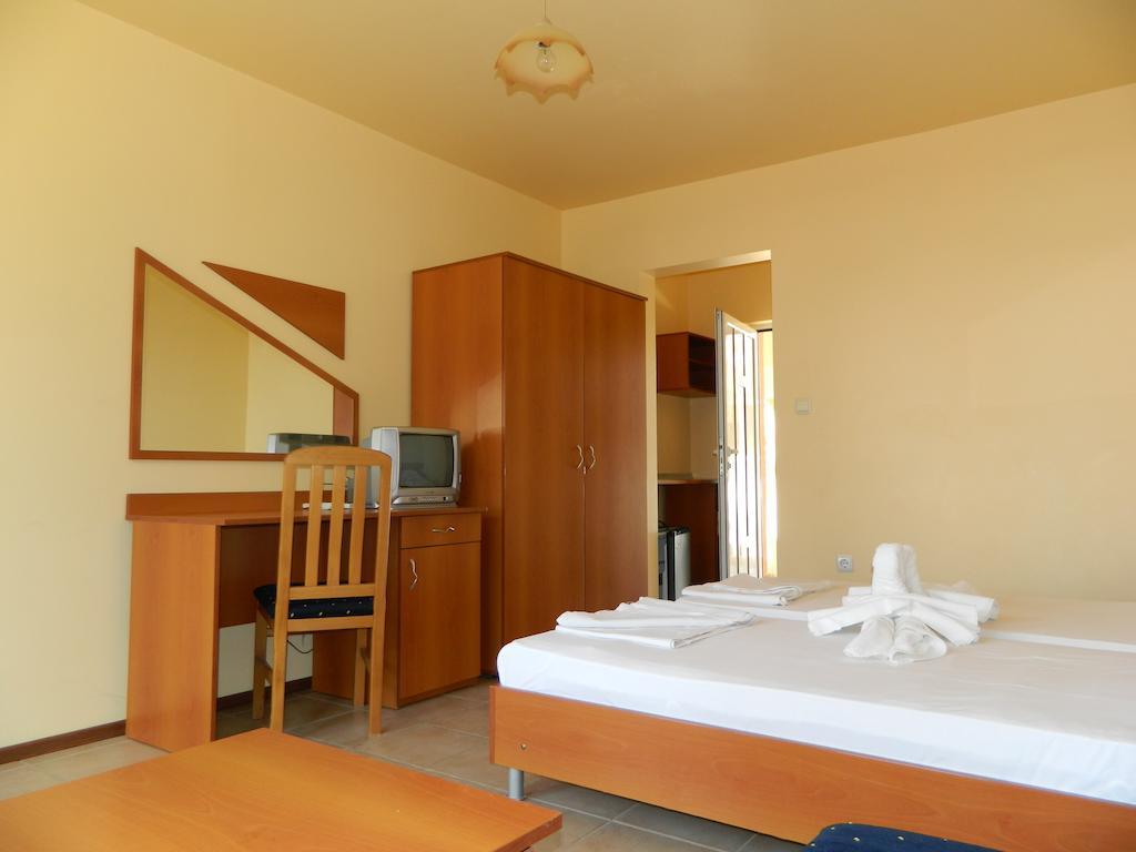 Family Hotel Privileg ساني بيتش الغرفة الصورة