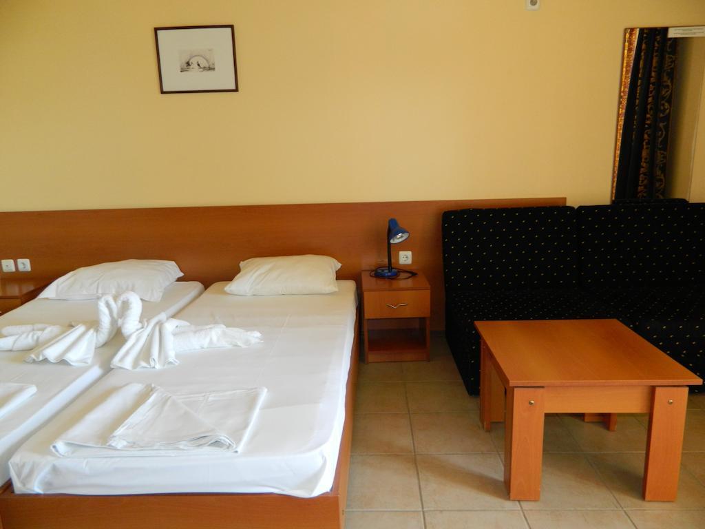 Family Hotel Privileg ساني بيتش الغرفة الصورة